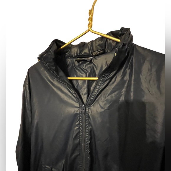 IZOD Vintage 80’s windbreaker jacket Men’s L navy blue with zip in hood - Picture 4 of 5